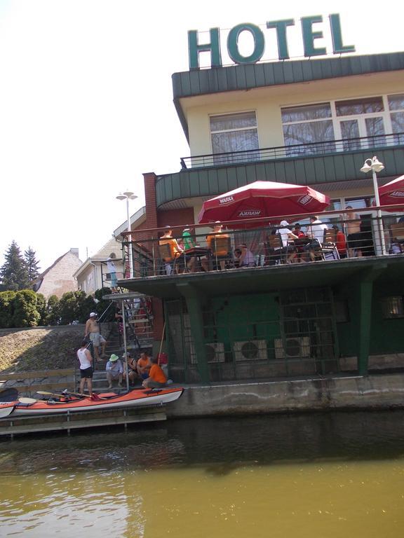 Hotel Restauracja Kaukaska Jadwiga Choroszy Wolsztyn Exteriér fotografie